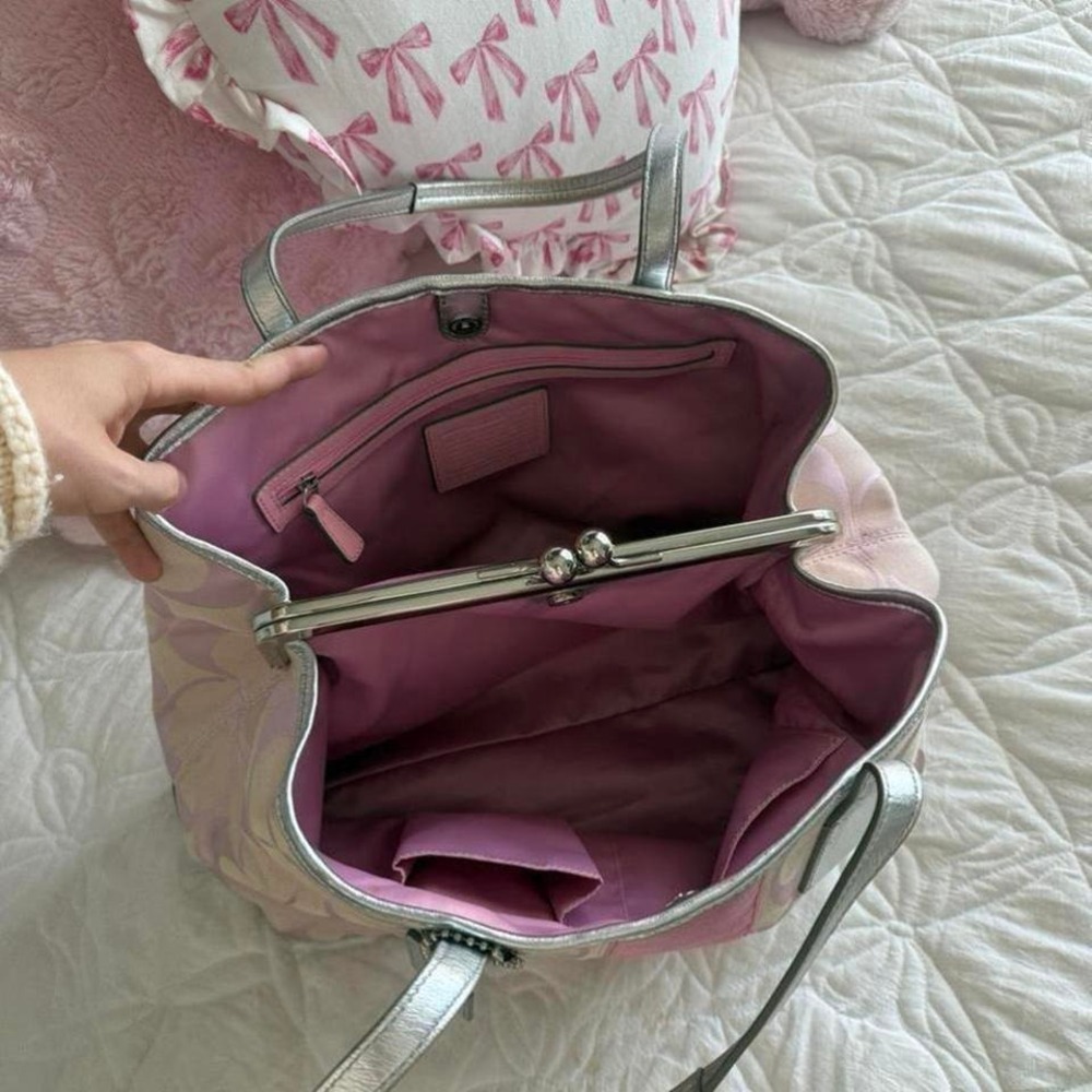 Y2K Coach pink and silver monogram purse - Picture 6 of 8